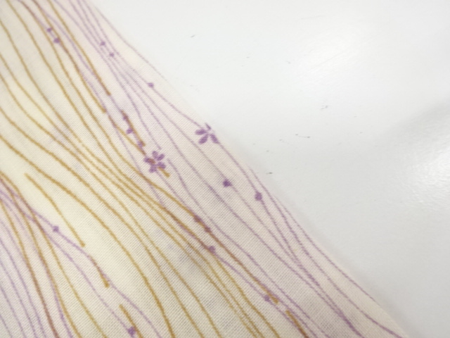  アンティーク　よろけ縞に小花模様　長襦袢地反物